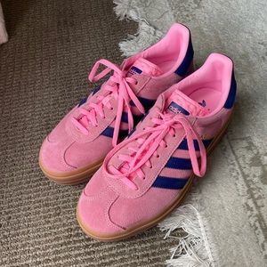 Adidas Gazelle “Pink Glow” Sneakers — Size 8 *NEW*